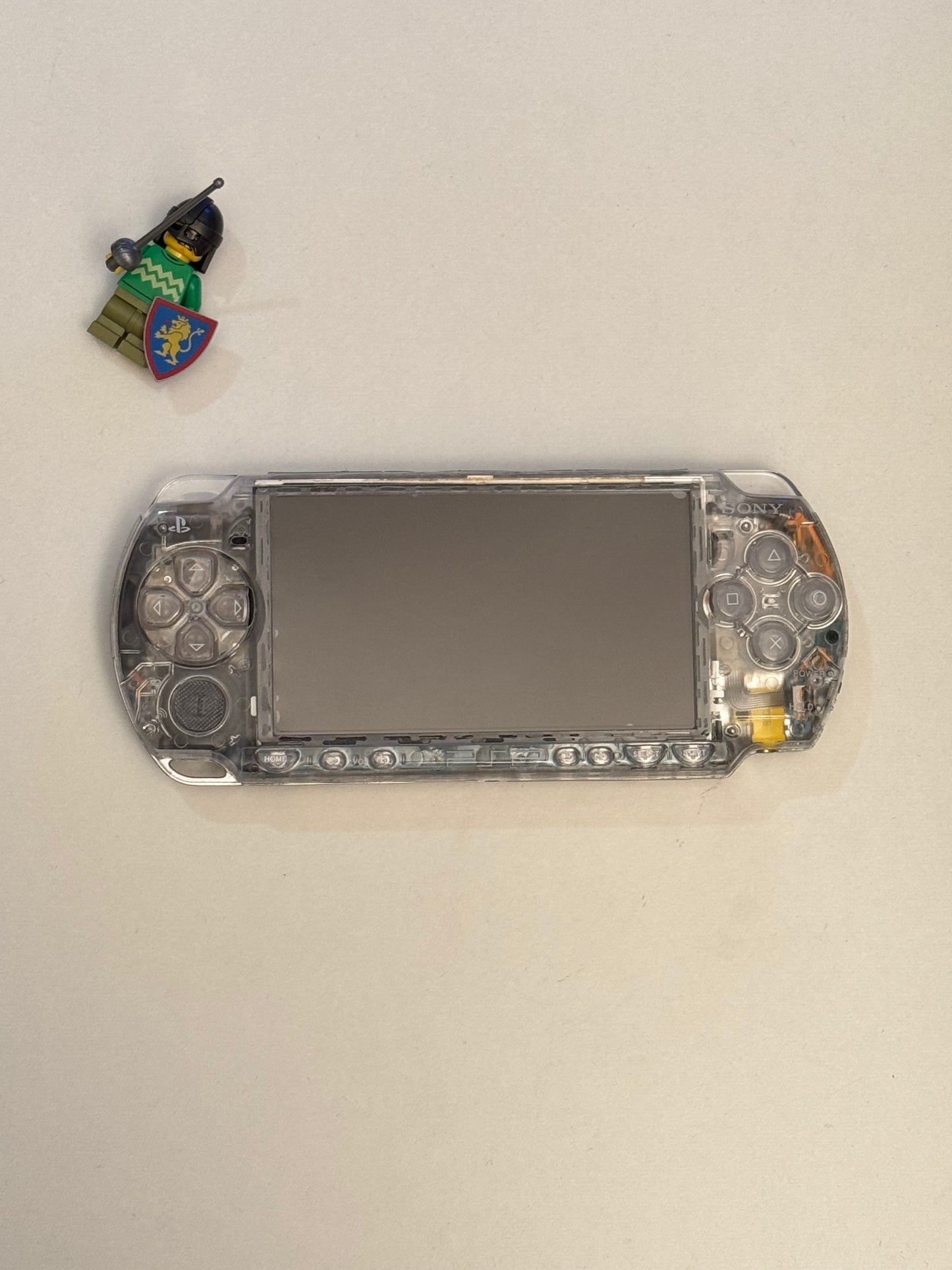 PSP 2000 - Transparent white