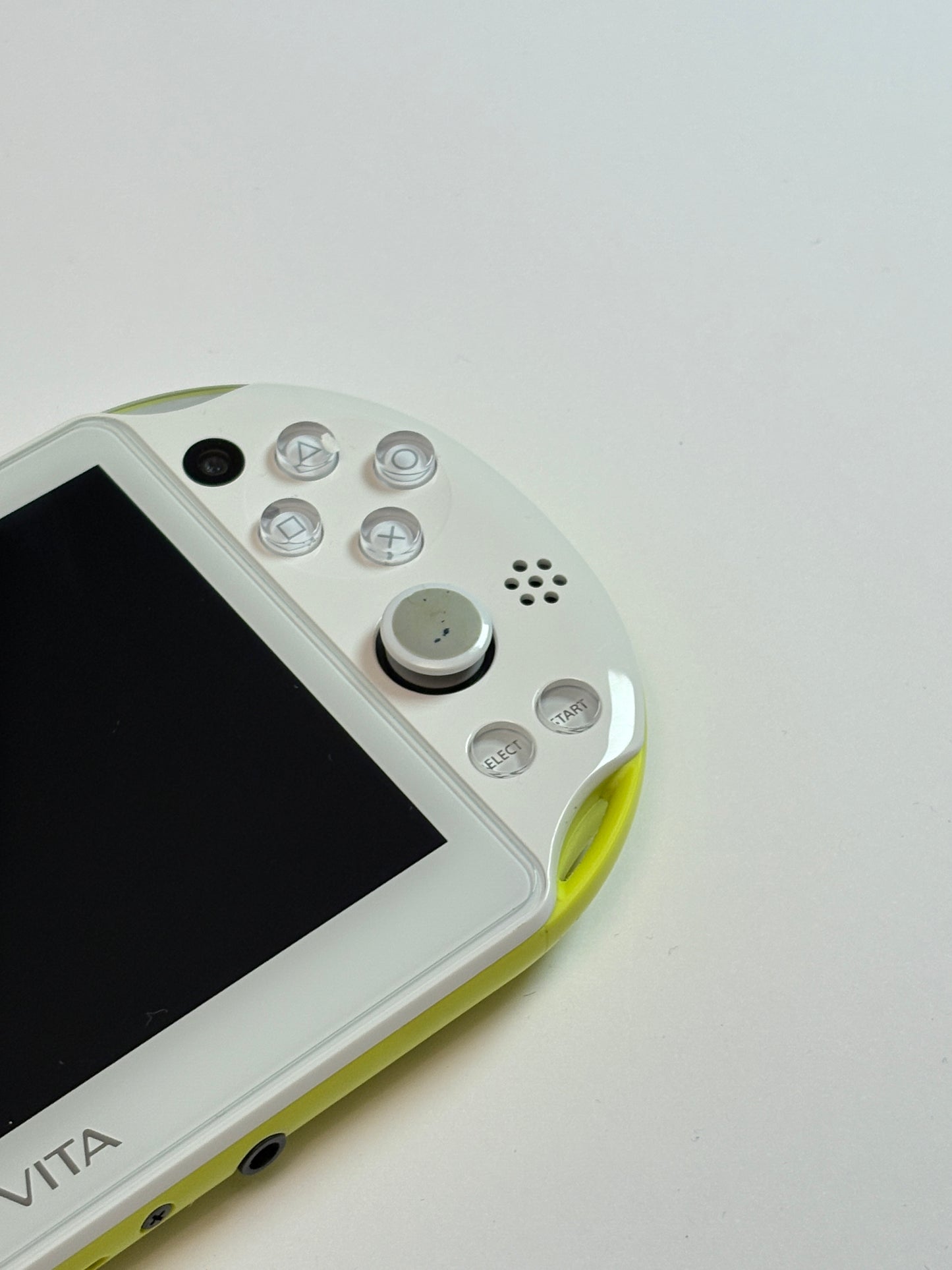 PS VITA 2000 - Lime Green