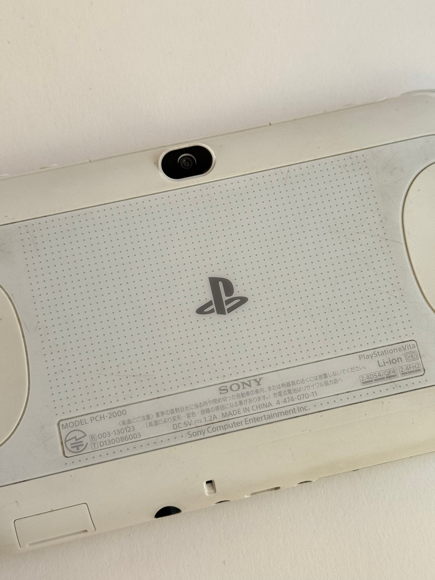 PS VITA 2000 - White