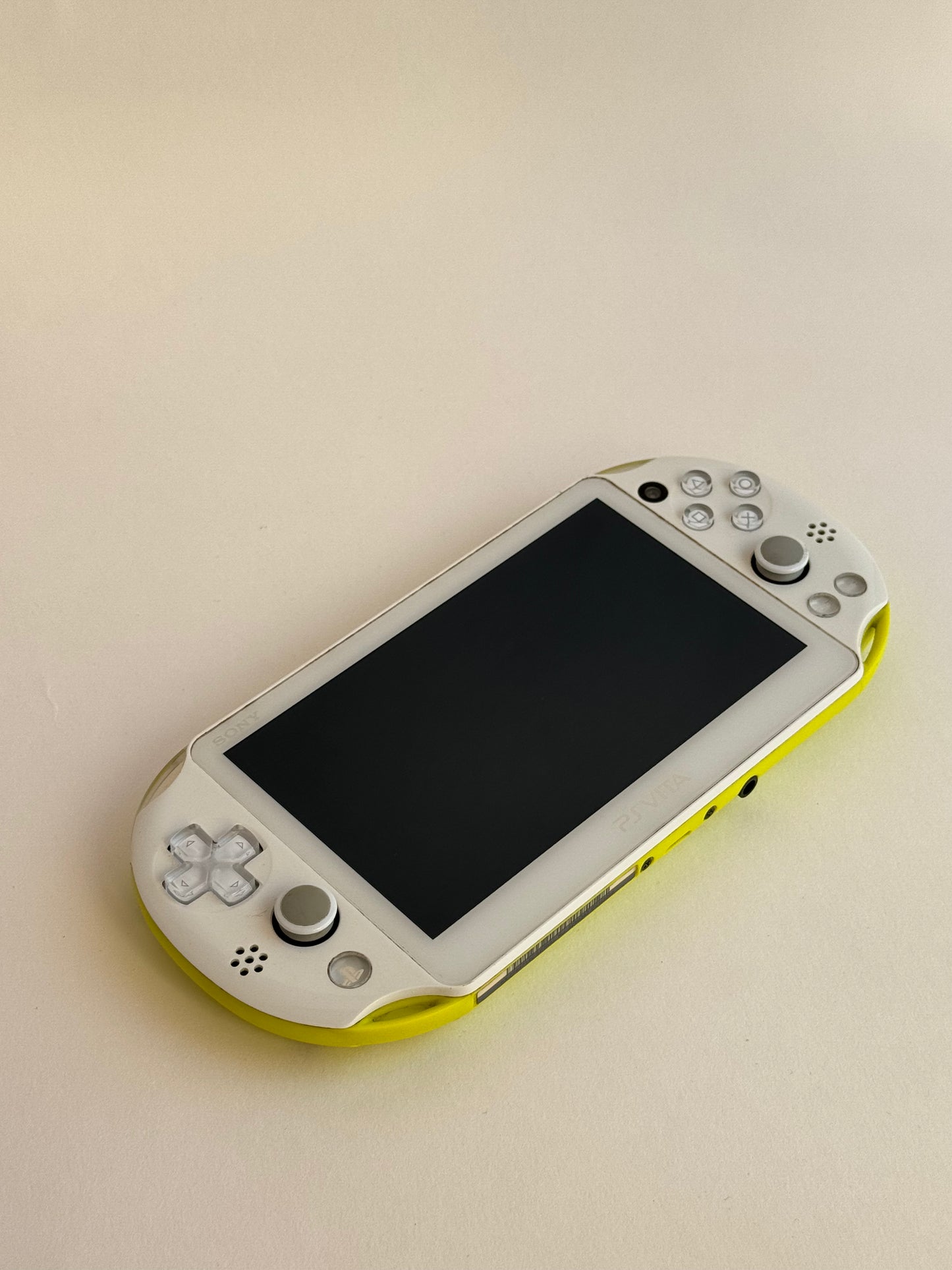 PS VITA 2000 - Lime Green