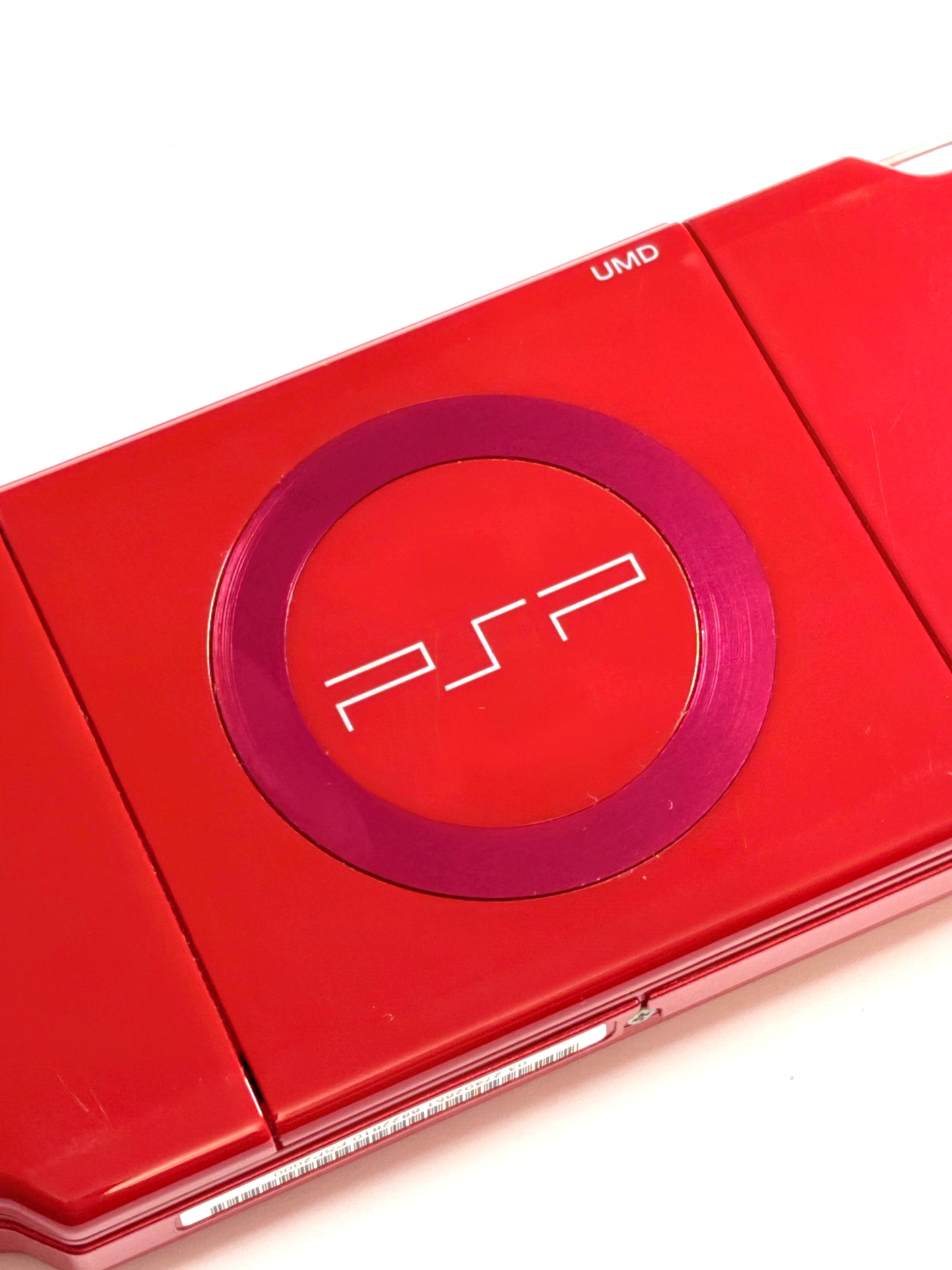 PSP 2000 - Deep red