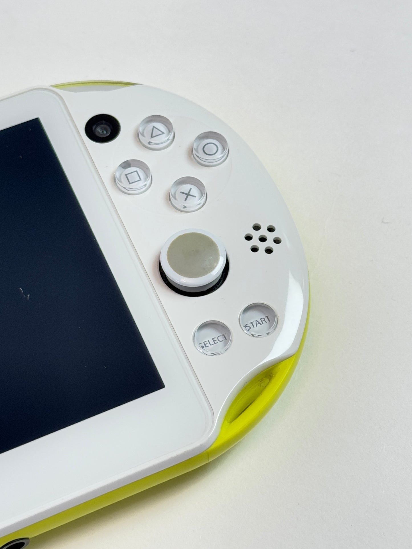 PS VITA 2000 - Lime Green