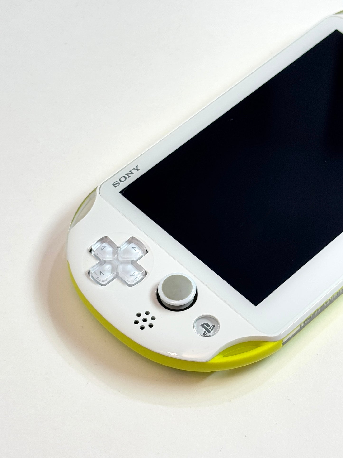 PS VITA 2000 - Lime Green