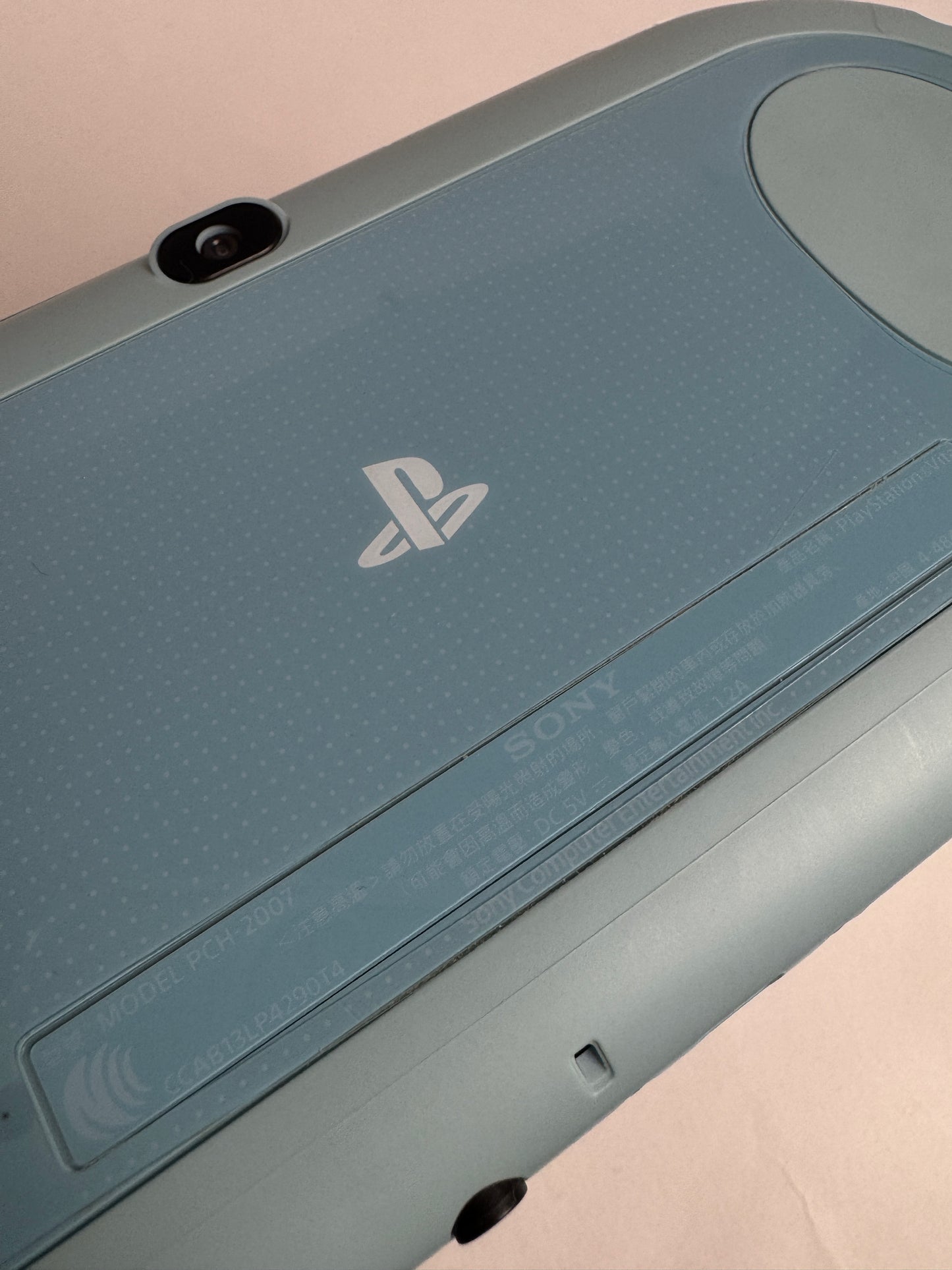PS VITA 2000 - Light Blue