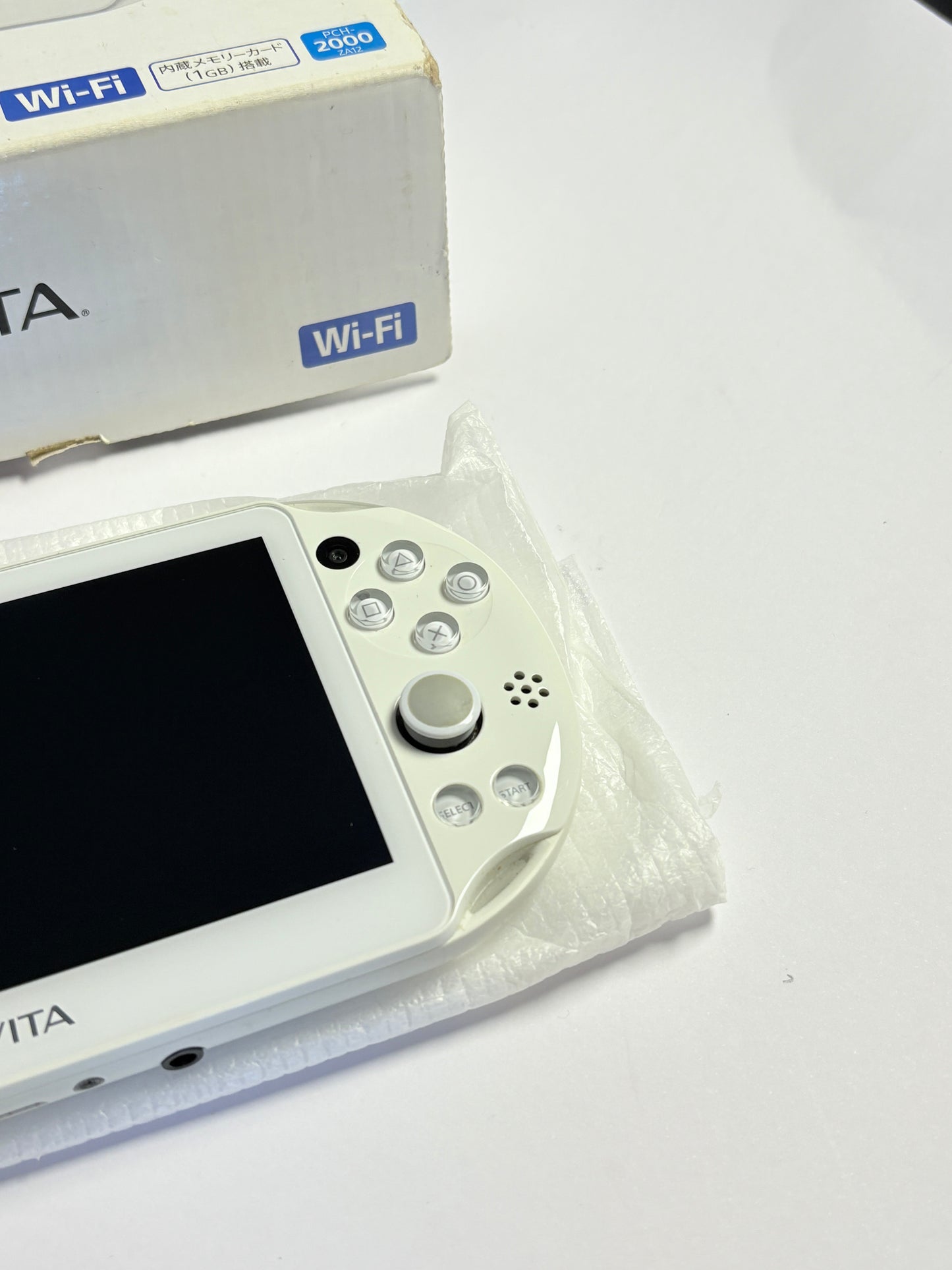 Ps Vita 2000 - White w Original box and acessories