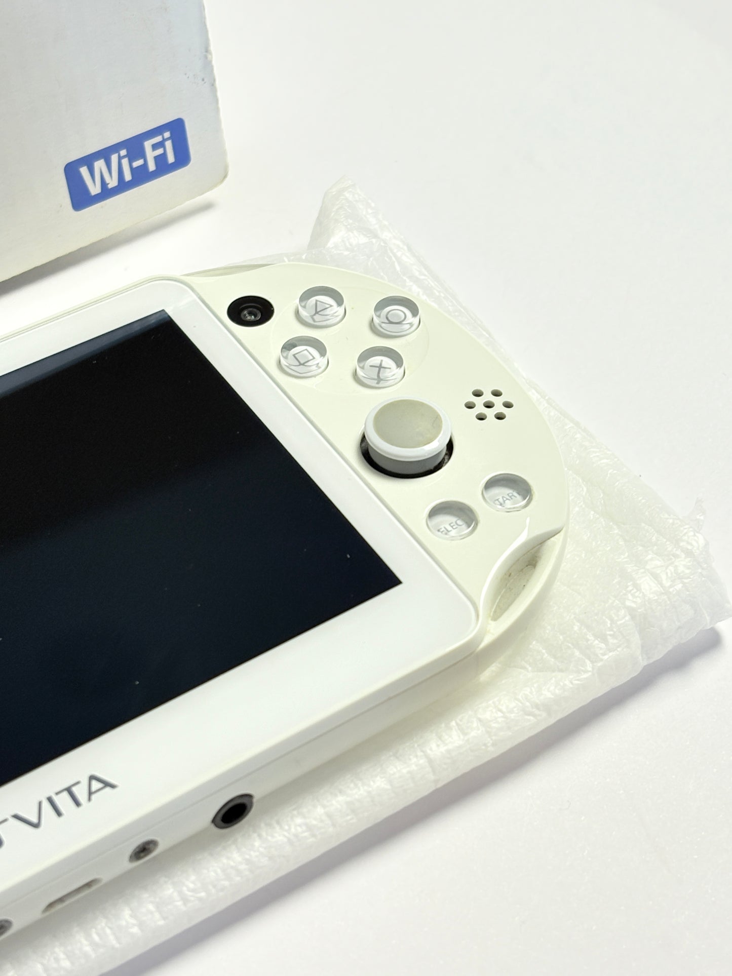 Ps Vita 2000 - White w Original box and acessories