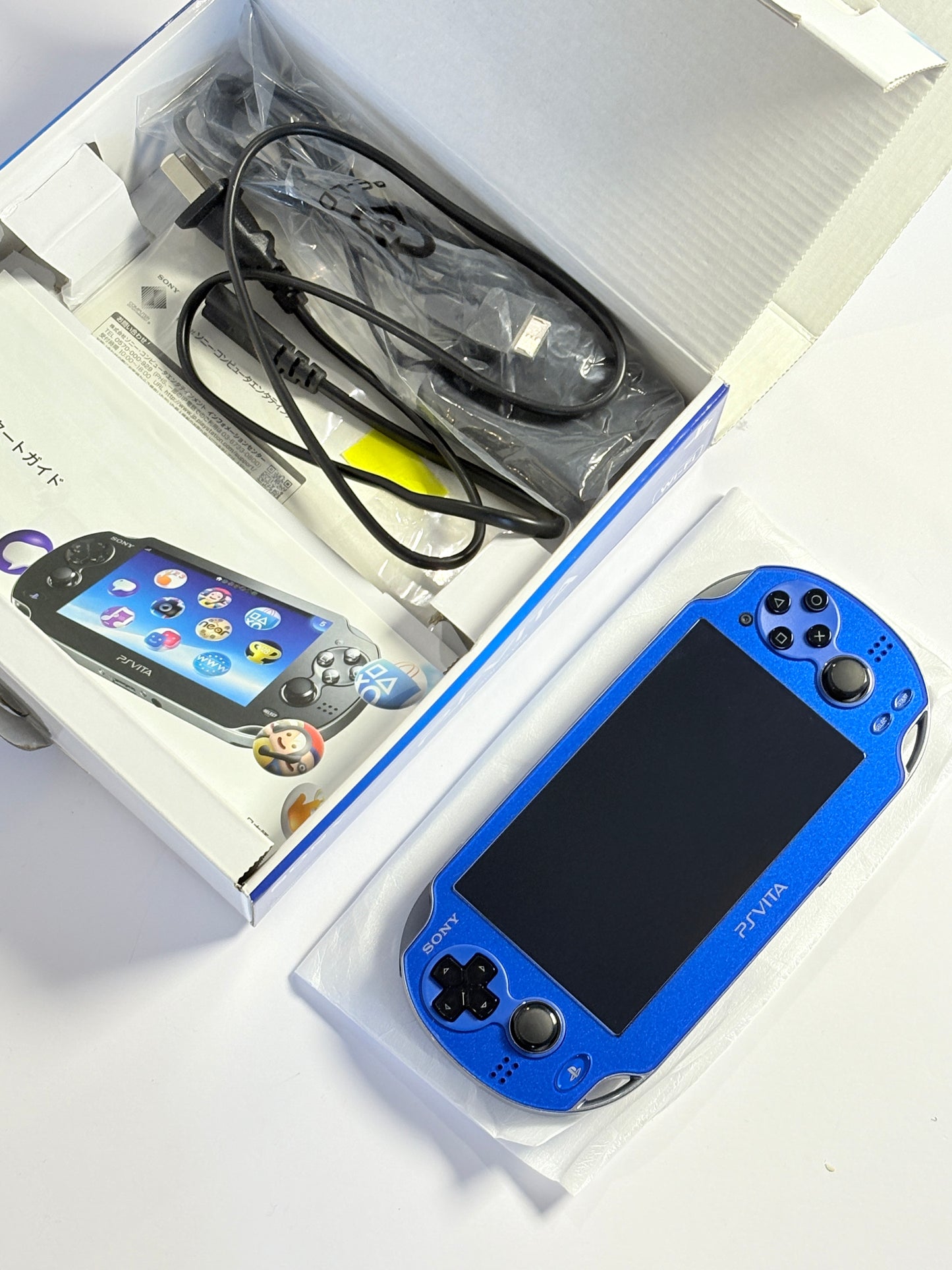 Ps Vita 1000 - Sapphire blue w Original box and acessories