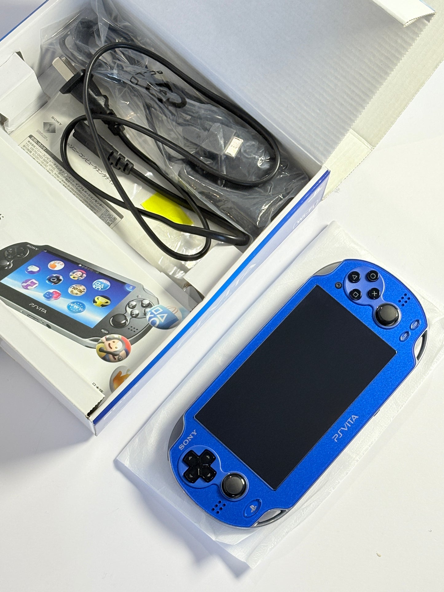 Ps Vita 1000 - Sapphire blue w Original box and acessories