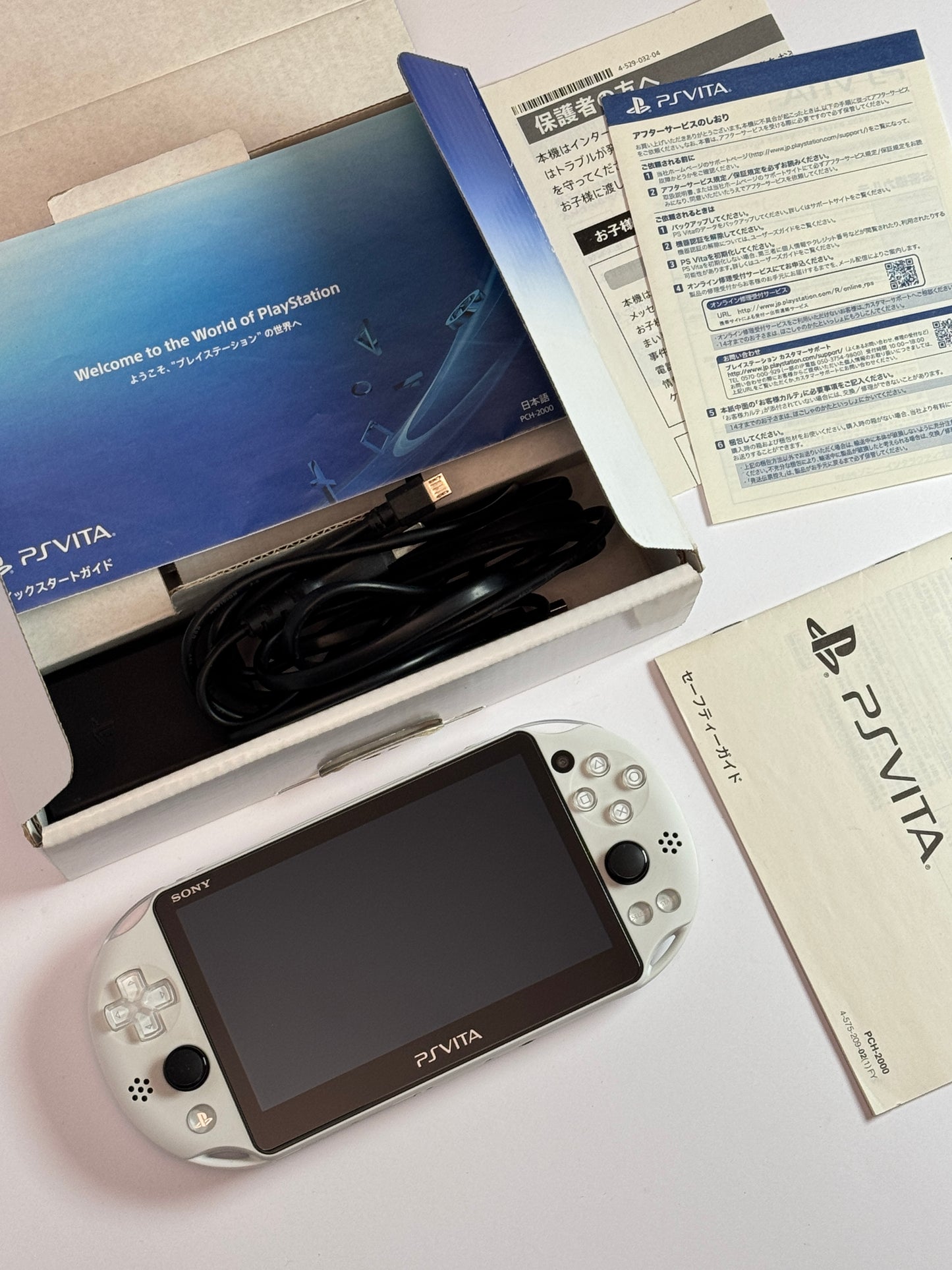 PS VITA 2000 - Glacier White with Original box