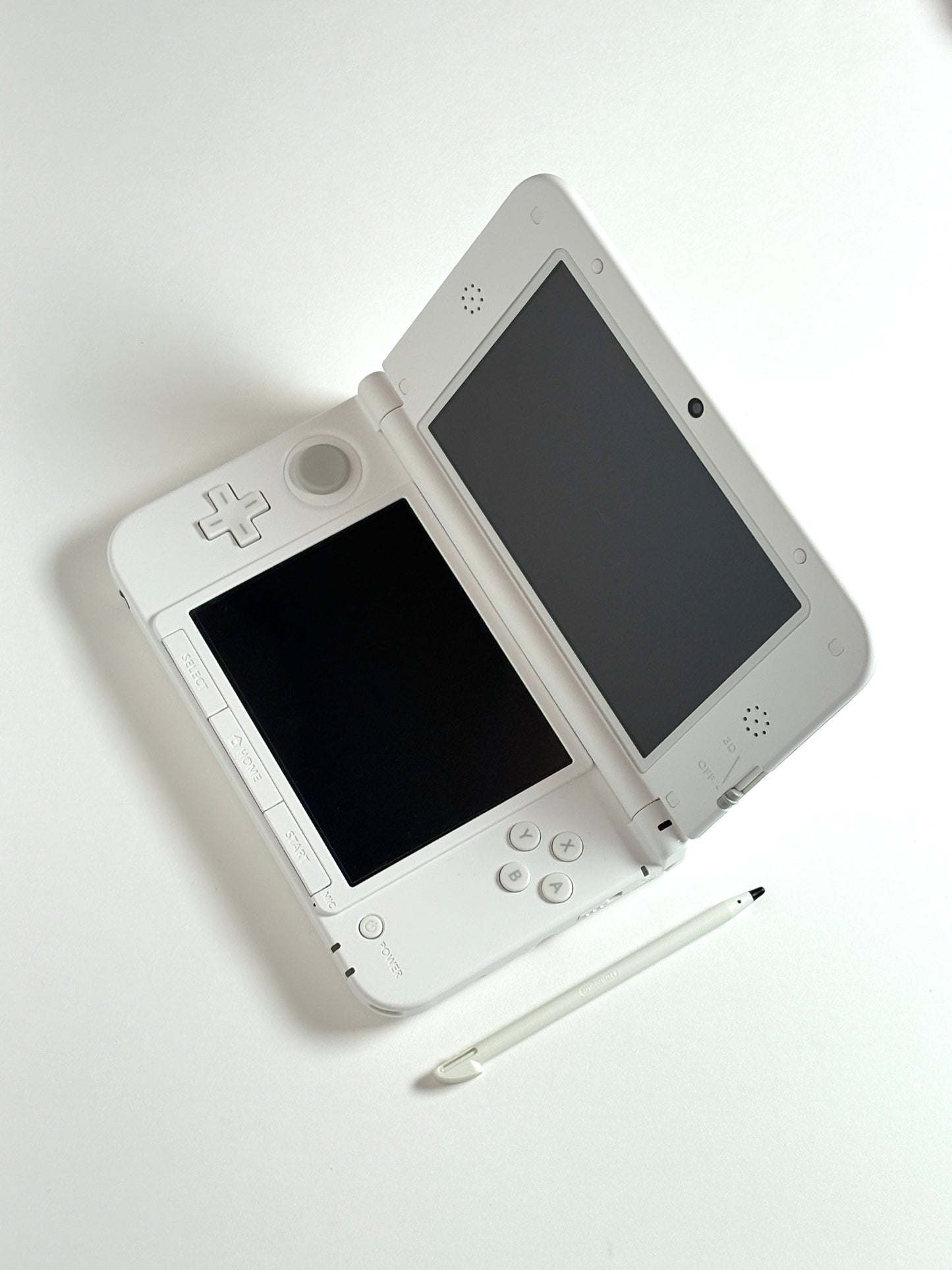 Nintendo 3DS XL - White