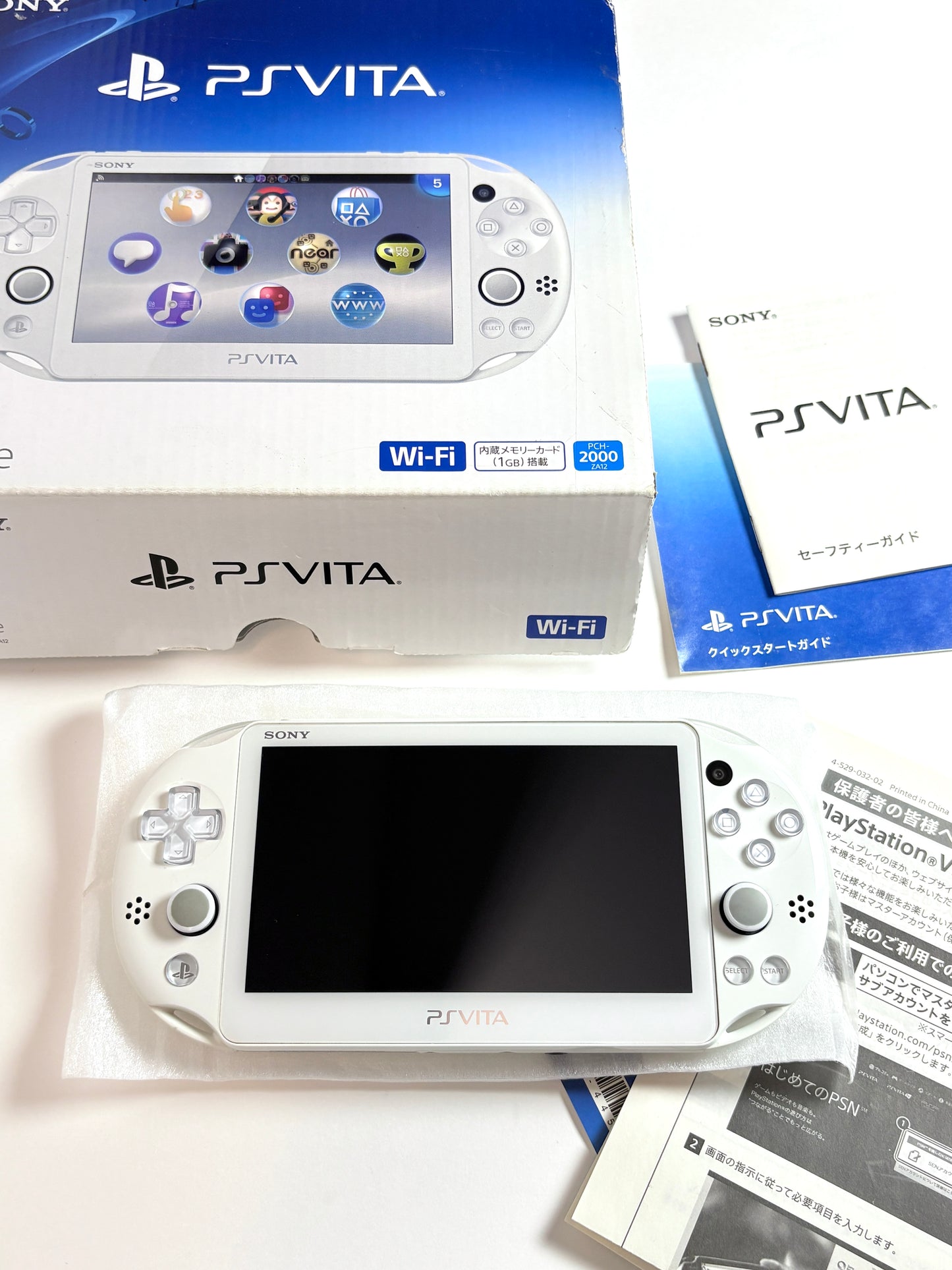Ps Vita 2000 - White w Original box and acessories