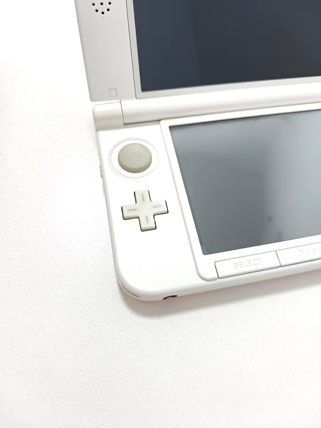 Nintendo 3DS XL - Pink and white