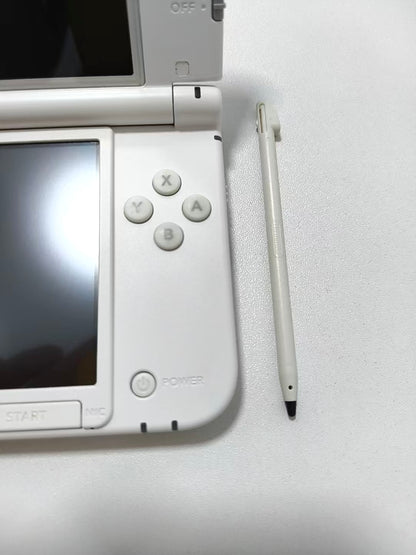 Nintendo 3DS LL - White