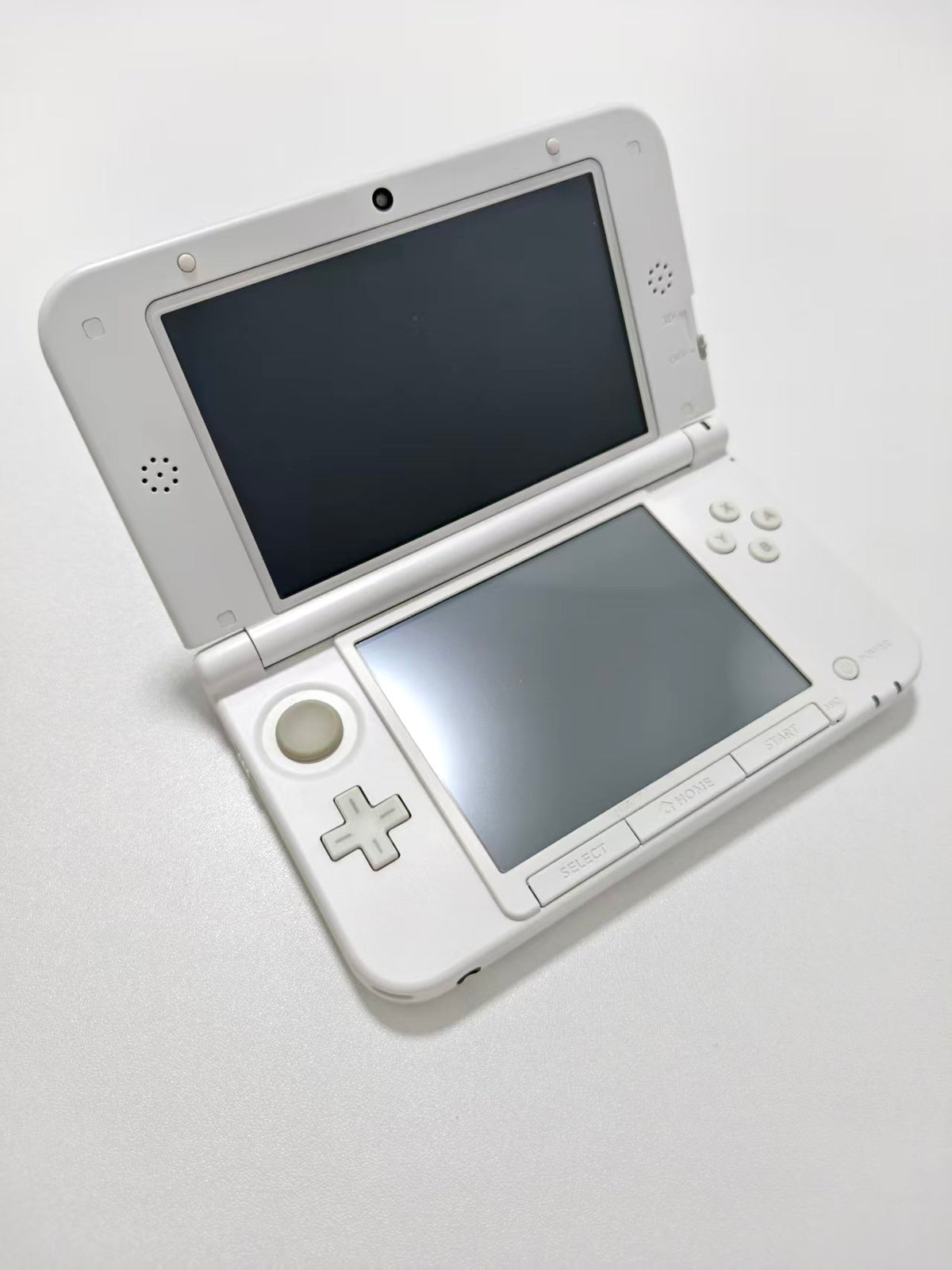 Nintendo 3DS LL - White