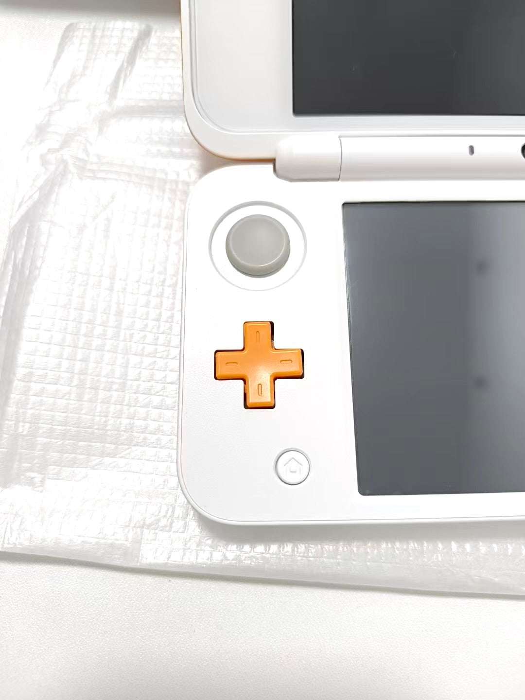 Nintendo New 2DS LL - White & Orange