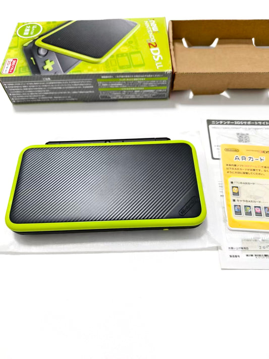 Nintendo NEW 2DS LL - Black and Green
