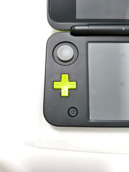 Nintendo 2DS LL - Black and Green