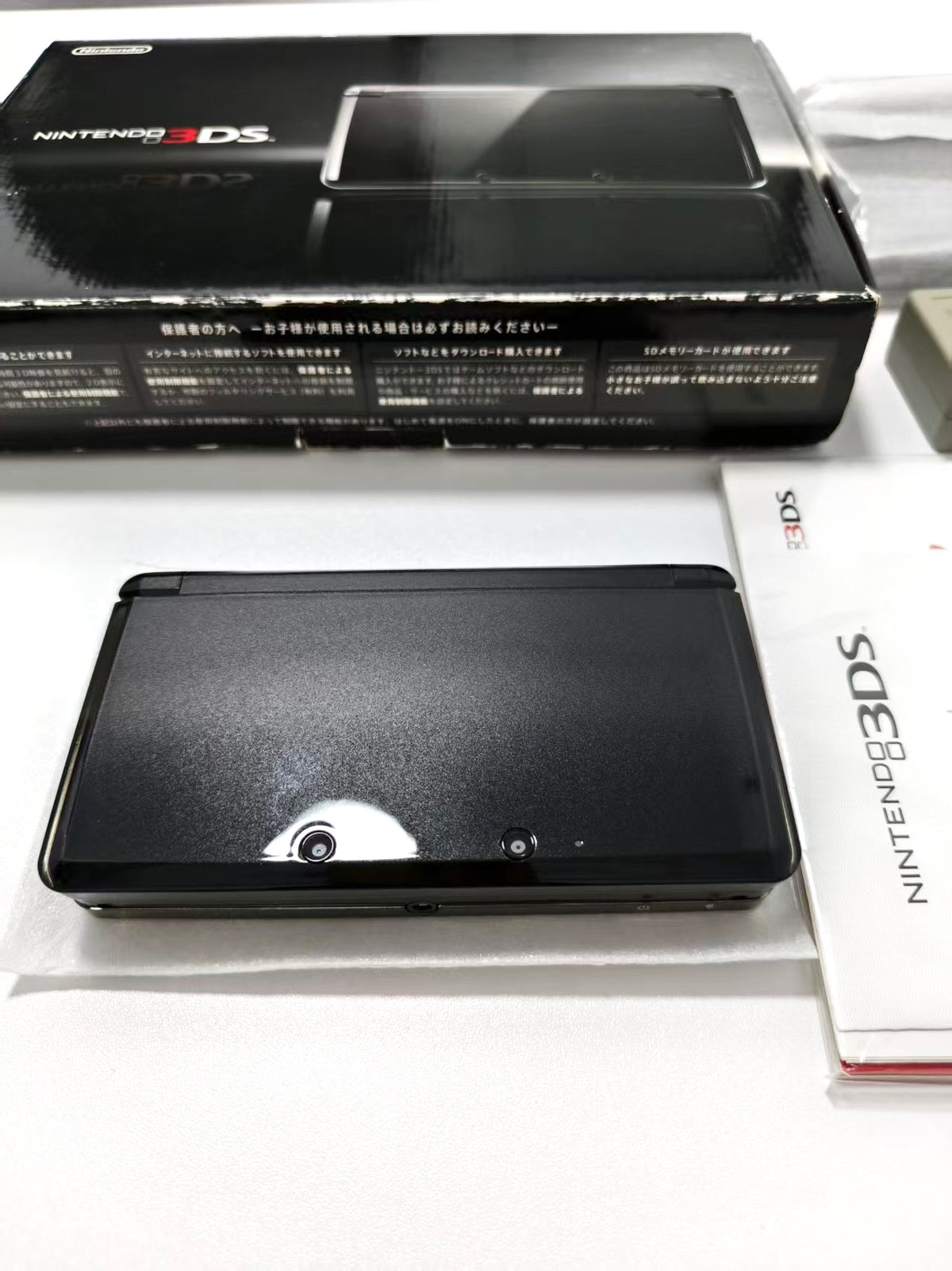 Nintendo 3DS LL - Cosmo Black w original box and accessories&nbsp;