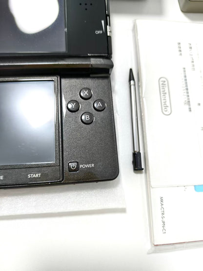 Nintendo 3DS LL - Cosmo Black w original box and accessories&nbsp;