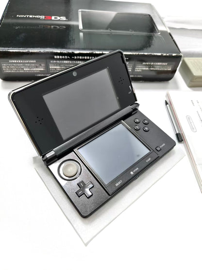 Nintendo 3DS LL - Cosmo Black w original box and accessories&nbsp;
