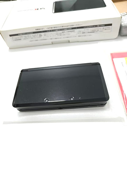 Nintendo 3DS LL - Black w original box and acessories