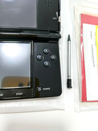 Nintendo 3DS LL - Black w original box and acessories