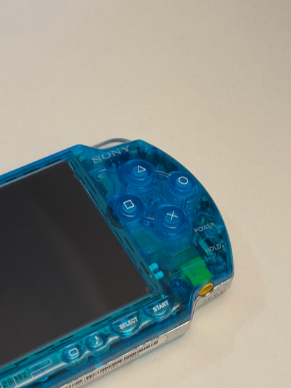 PSP 2000 - Transparent blue