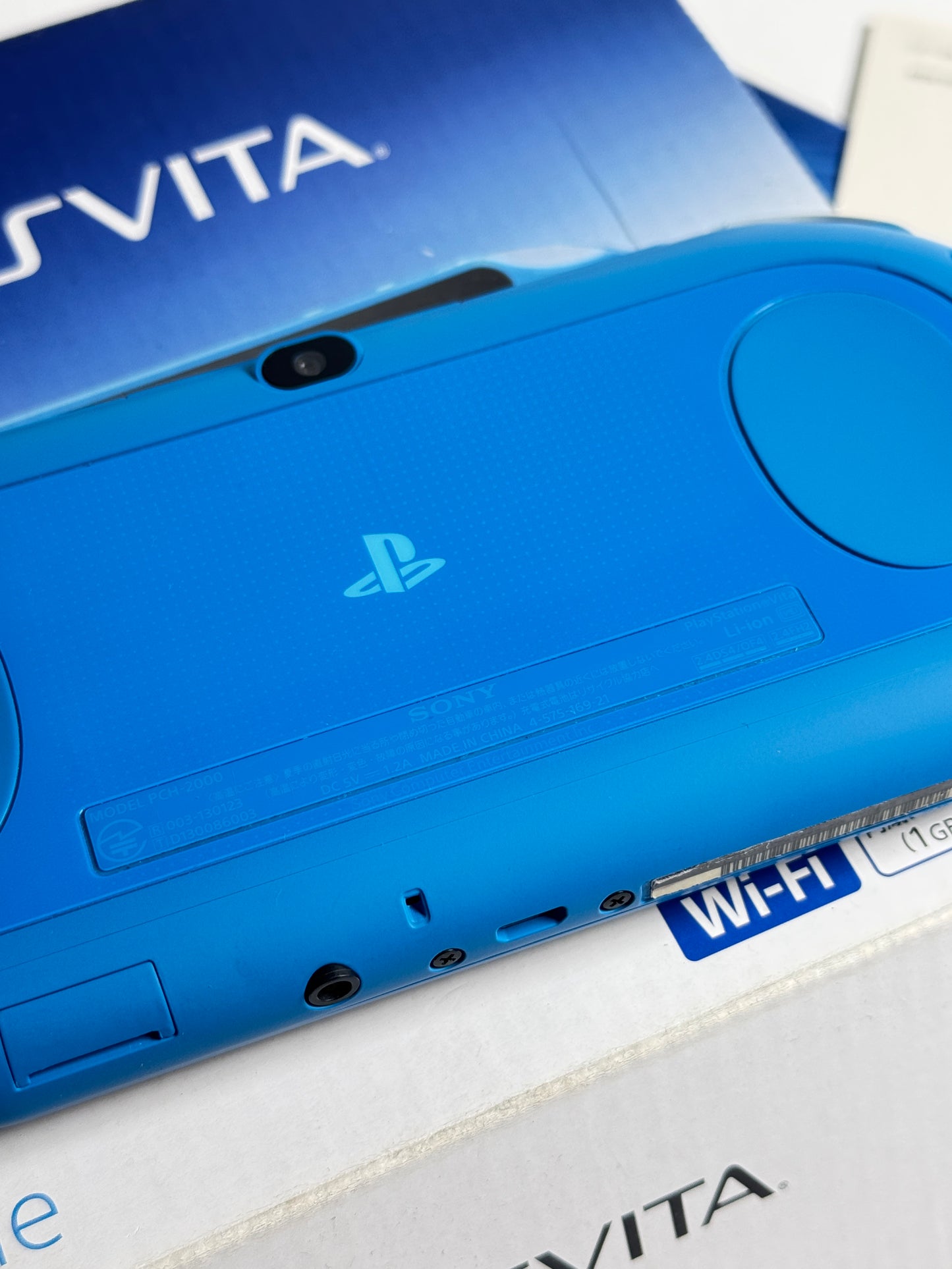 Ps Vita 2000 - Aqua Blue w Original Box