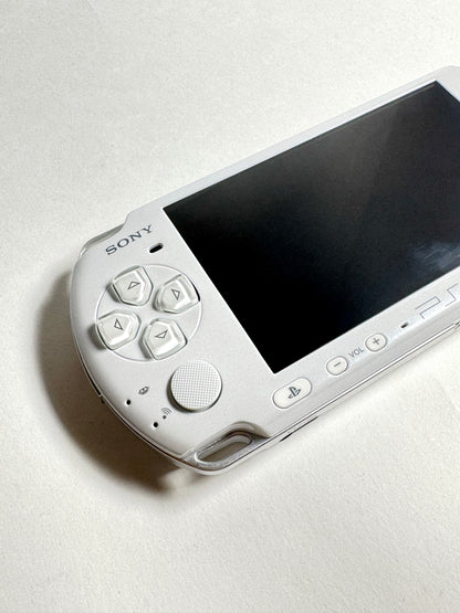 PSP 3000 - Crystal White - IPS