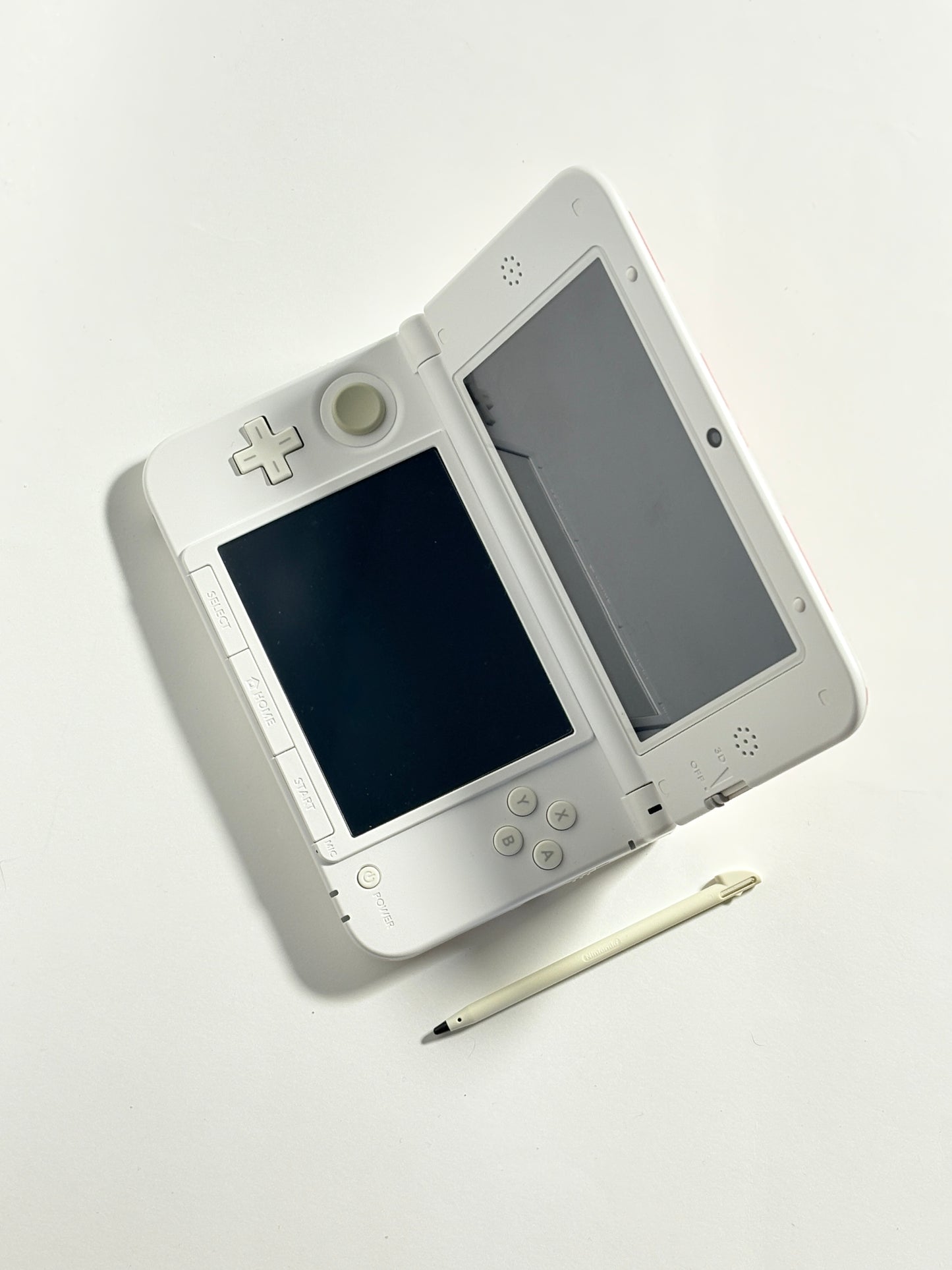 Nintendo 3DS XL - Mario Red x White edition