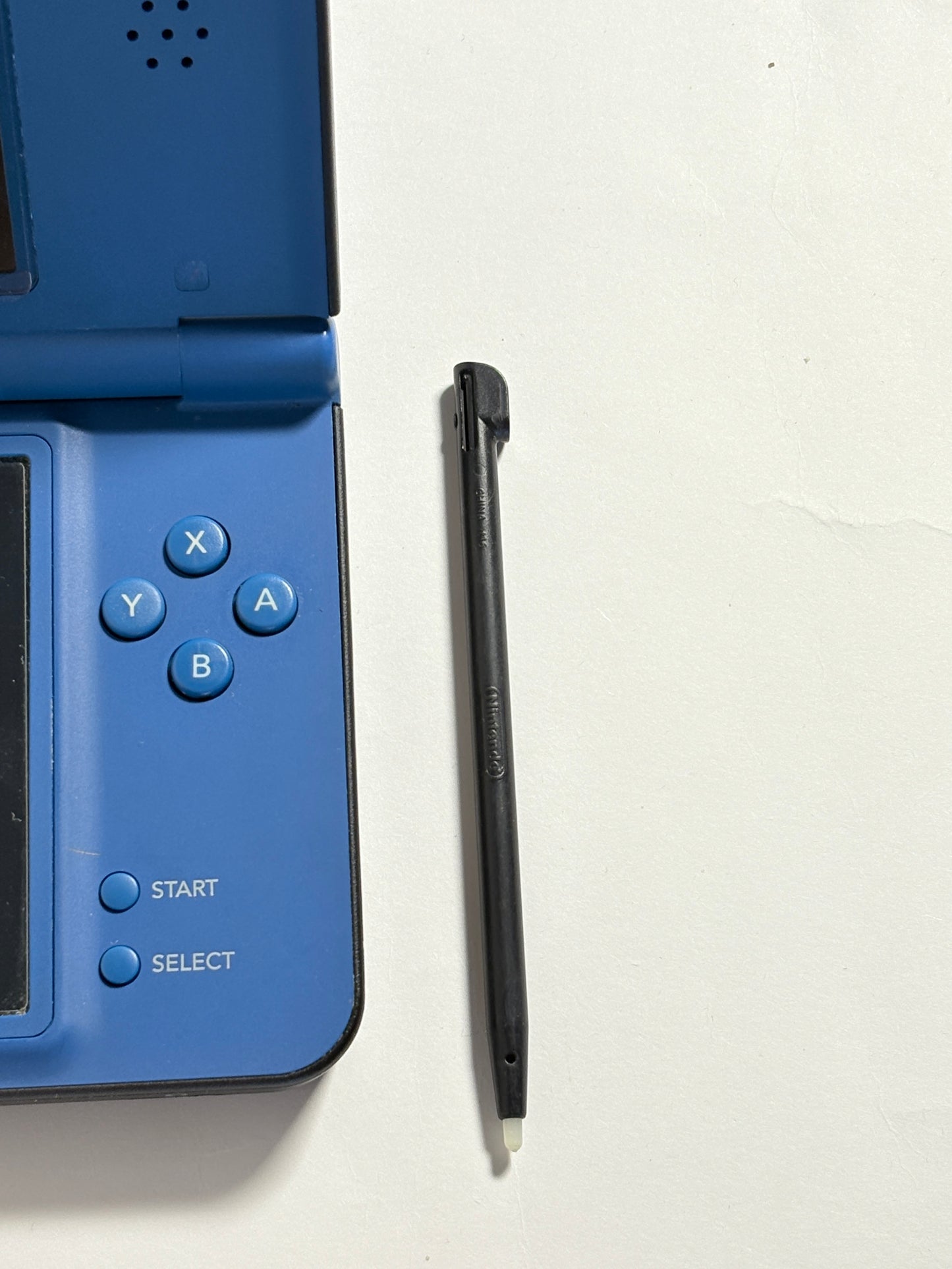 Nintendo DSi LL - Midnight Blue