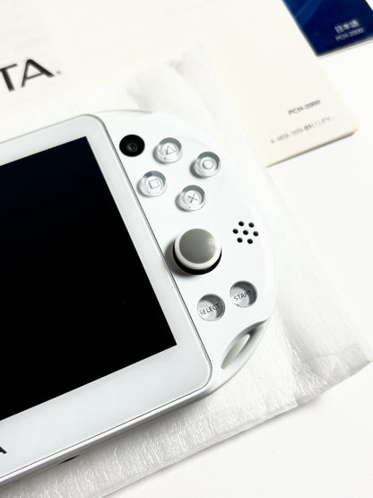 Ps Vita 2000 - White w Original box and acessories