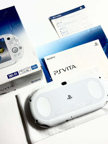 Ps Vita 2000 - White w Original box and acessories