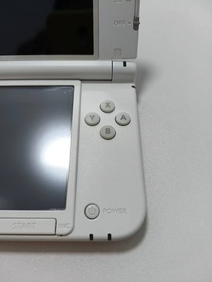 Nintendo 3DS LL - Pink and white