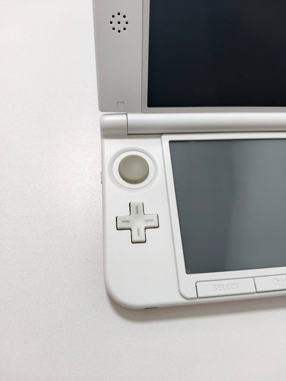 Nintendo 3DS LL - Pink and white