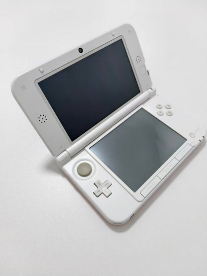 Nintendo 3DS LL - Pink and white