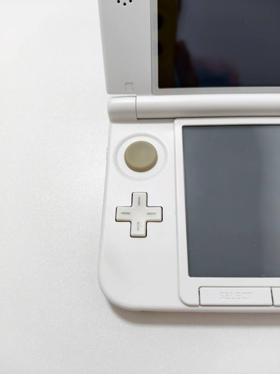 Nintendo 3DS XL - Pink and white