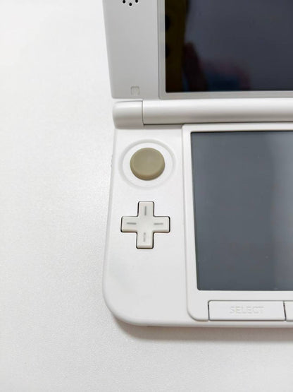 Nintendo 3DS XL - Pink and white