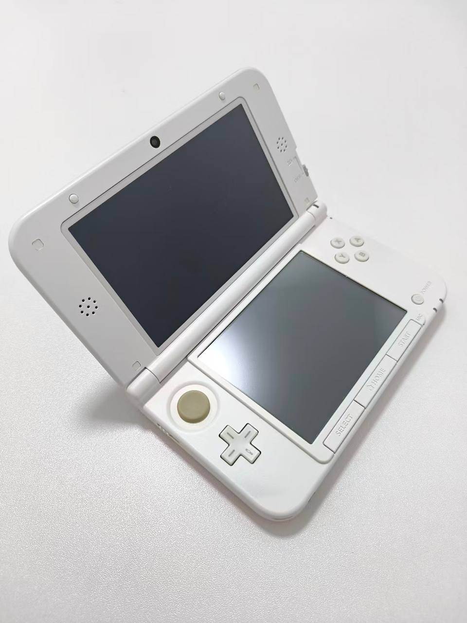 Nintendo 3DS XL - Pink and white