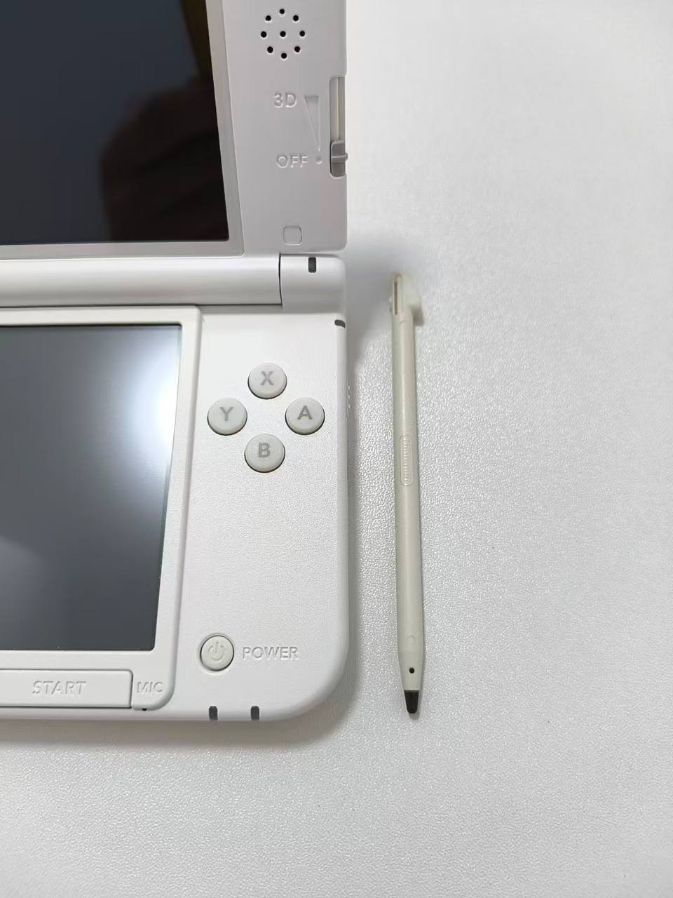 Nintendo 3DS XL - White