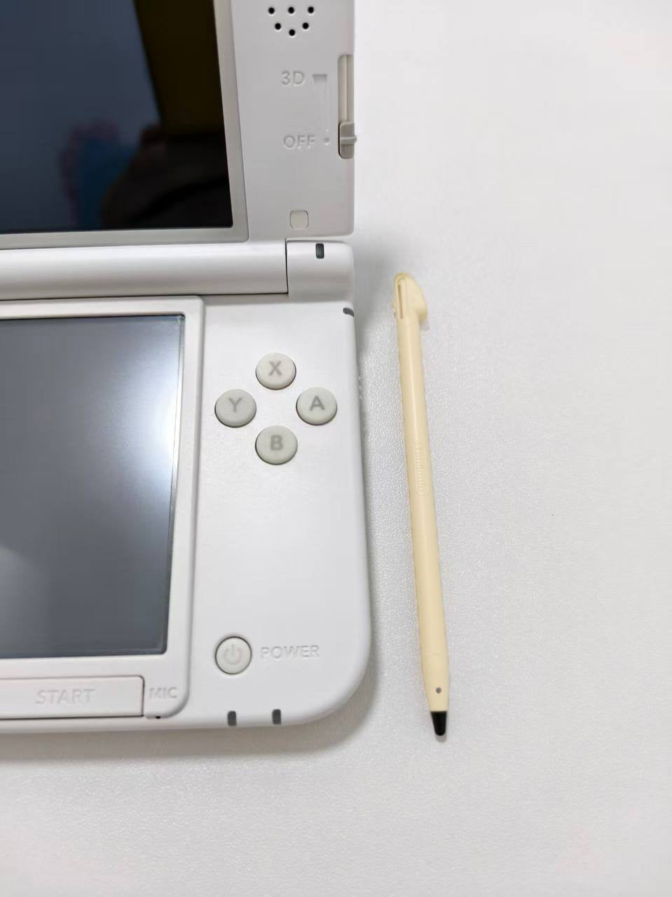 Nintendo 3DS LL - White