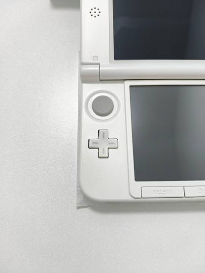 Nintendo 3DS LL - Mint & White w original box
