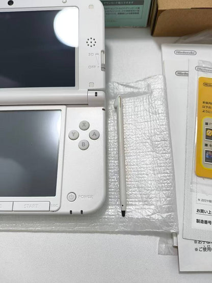 Nintendo 3DS LL - Mint & White w original box