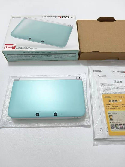 Nintendo 3DS LL - Mint & White w original box