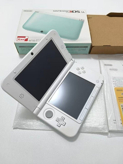 Nintendo 3DS LL - Mint & White w original box