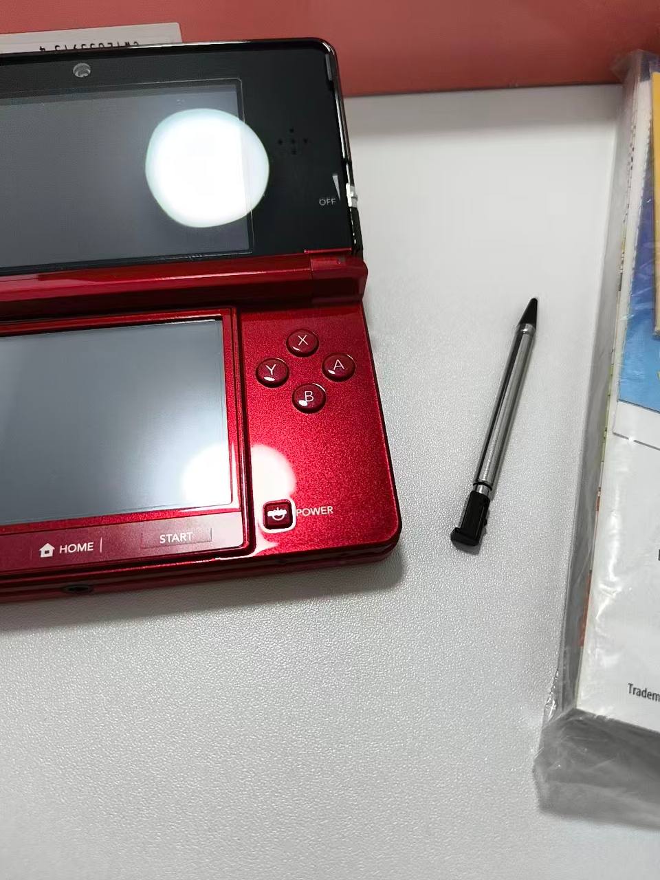 Nintendo 3DS - Red w original box