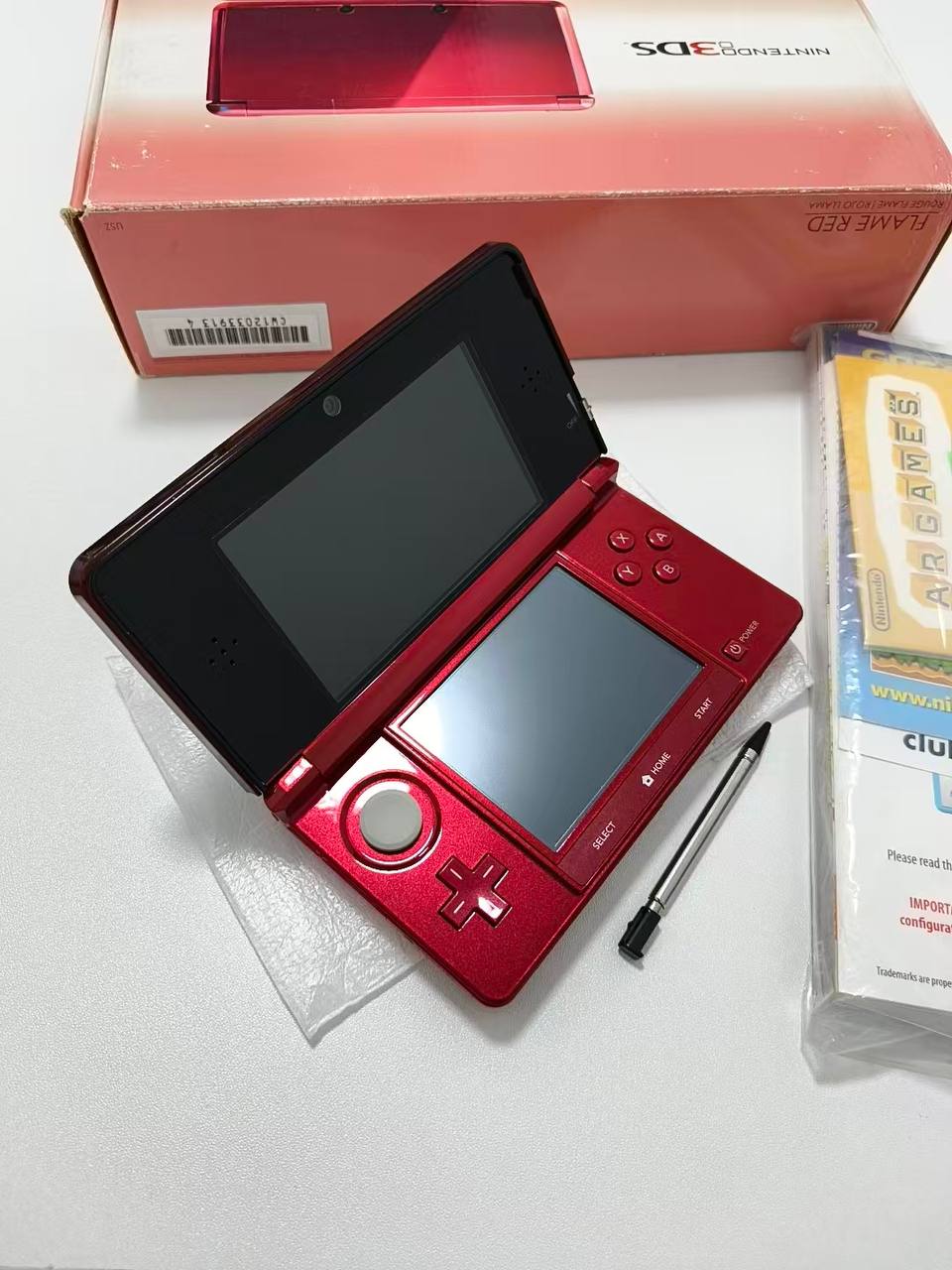 Nintendo 3DS - Red w original box