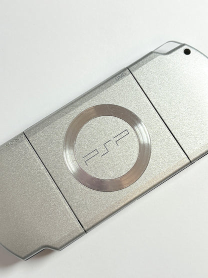 PSP 2000 - Silver