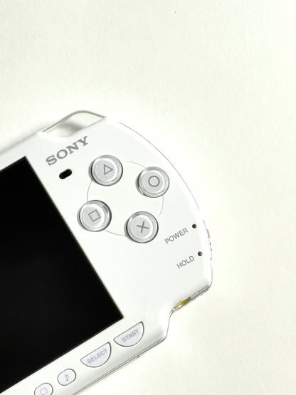 PSP 2000 - White