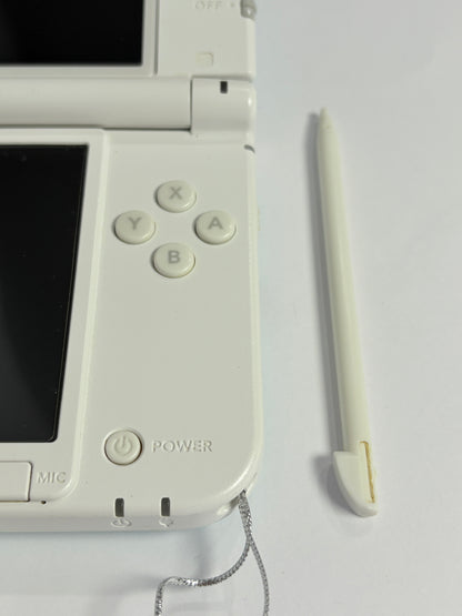 Nintendo 3DS LL - Mint and White